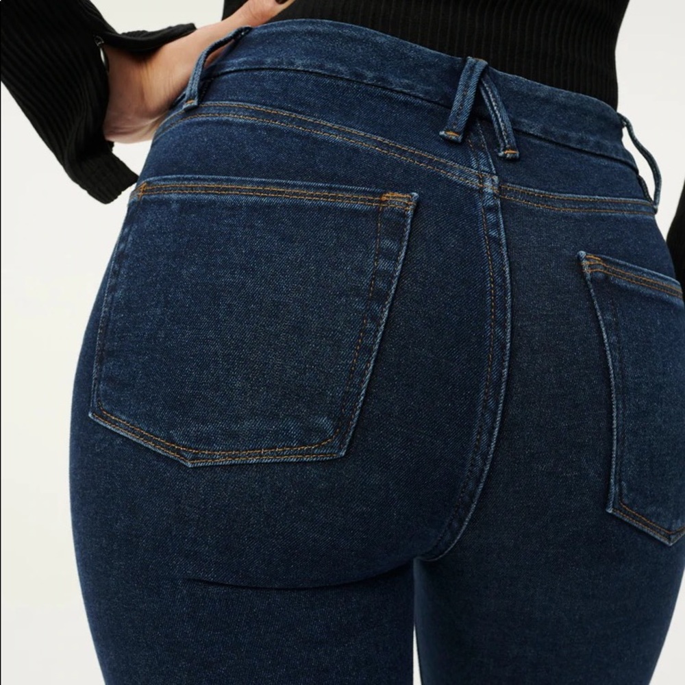 Good American Good Legs Crop Jeans - Picture 4 of 4